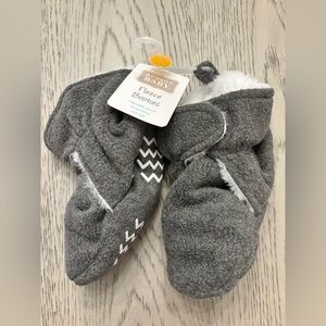 NWT Hudson Baby Cozy Fleece Booties In Dark Gray Size 3T